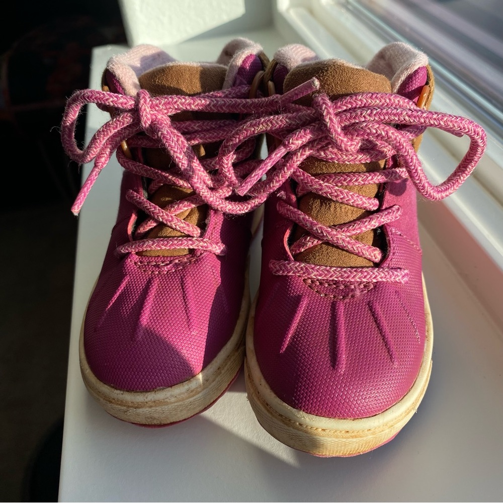 OshKosh Toddler Winter Boots - Pink - Size 5